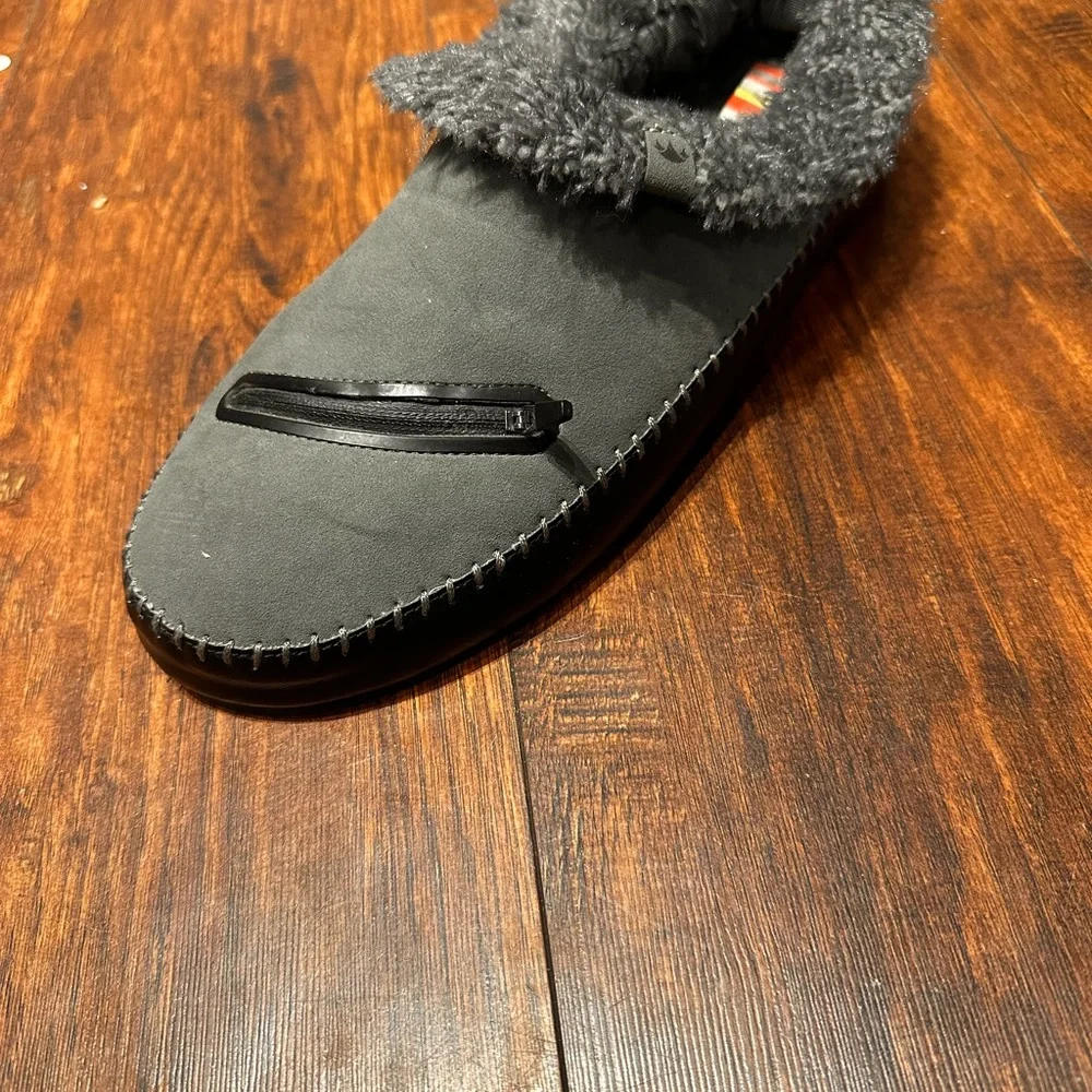 Freewaters Men’s Perfect Fit Slippers House Shoes Grey Slip On Shoes US12 EU46